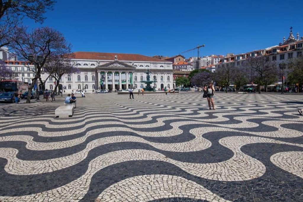 Magnificent Historical City Centre Apart With Terrace Lisbon Exterior photo