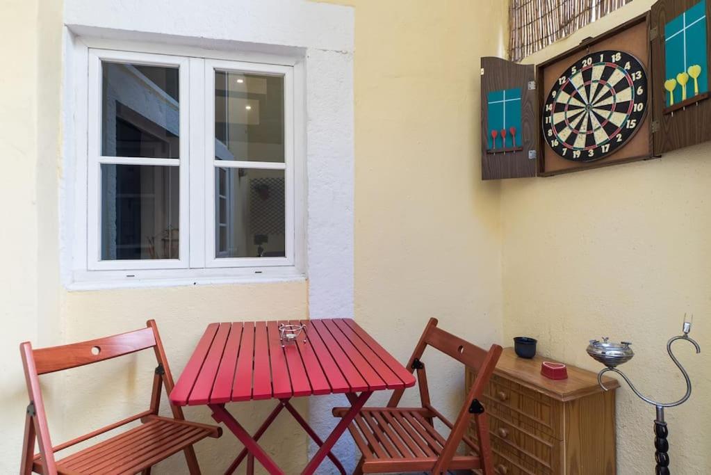 Magnificent Historical City Centre Apart With Terrace Lisbon Exterior photo