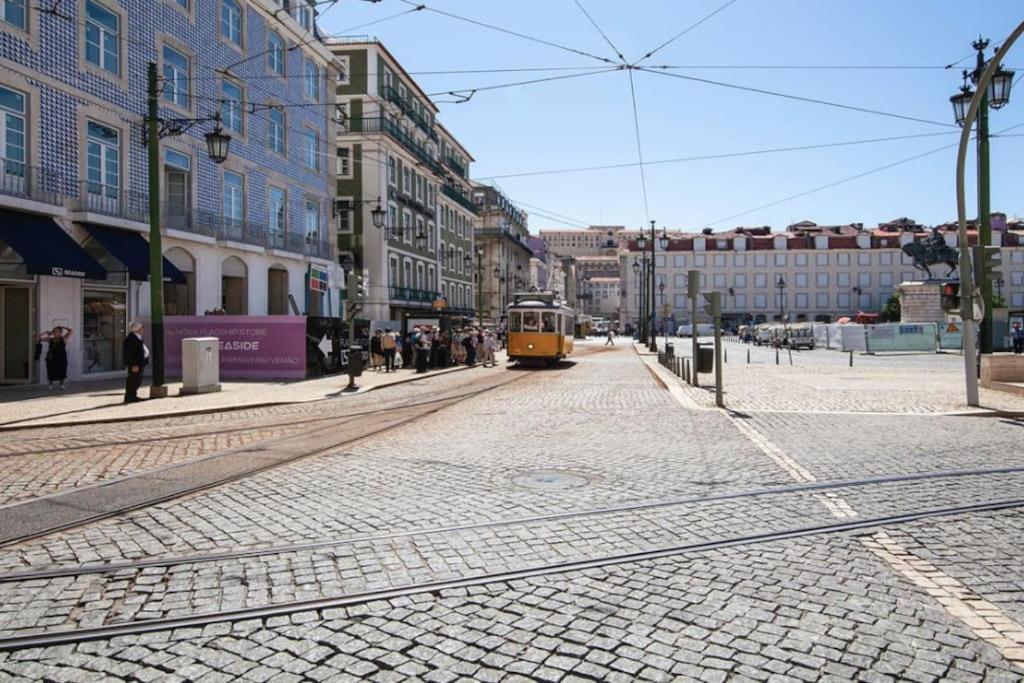 Magnificent Historical City Centre Apart With Terrace Lisbon Exterior photo