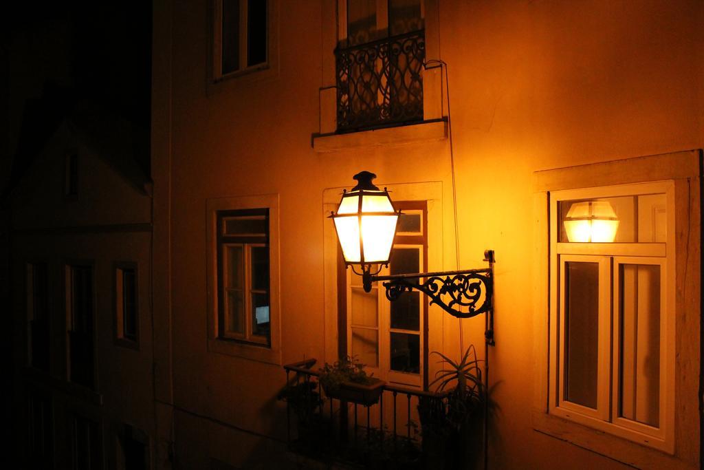 Magnificent Historical City Centre Apart With Terrace Lisbon Exterior photo